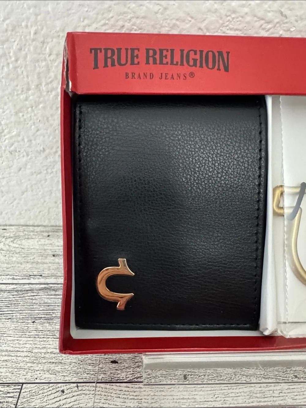 True Religion Black Leather Card Holder with Horseshoe Carabiner NWT